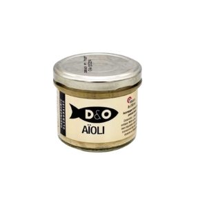 La sauce Aïoli, à base de jaune d’œuf, d’huile d’olive et d’ail, est idéale pour accompagner vos fruits de mer et poissons froids.