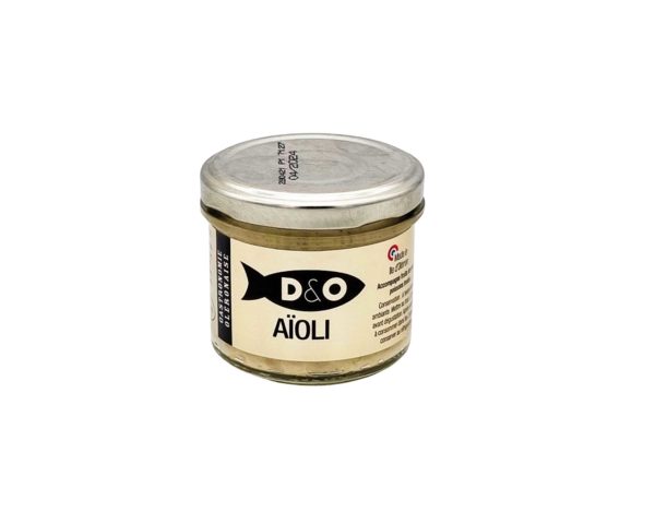 La sauce Aïoli, à base de jaune d’œuf, d’huile d’olive et d’ail, est idéale pour accompagner vos fruits de mer et poissons froids.
